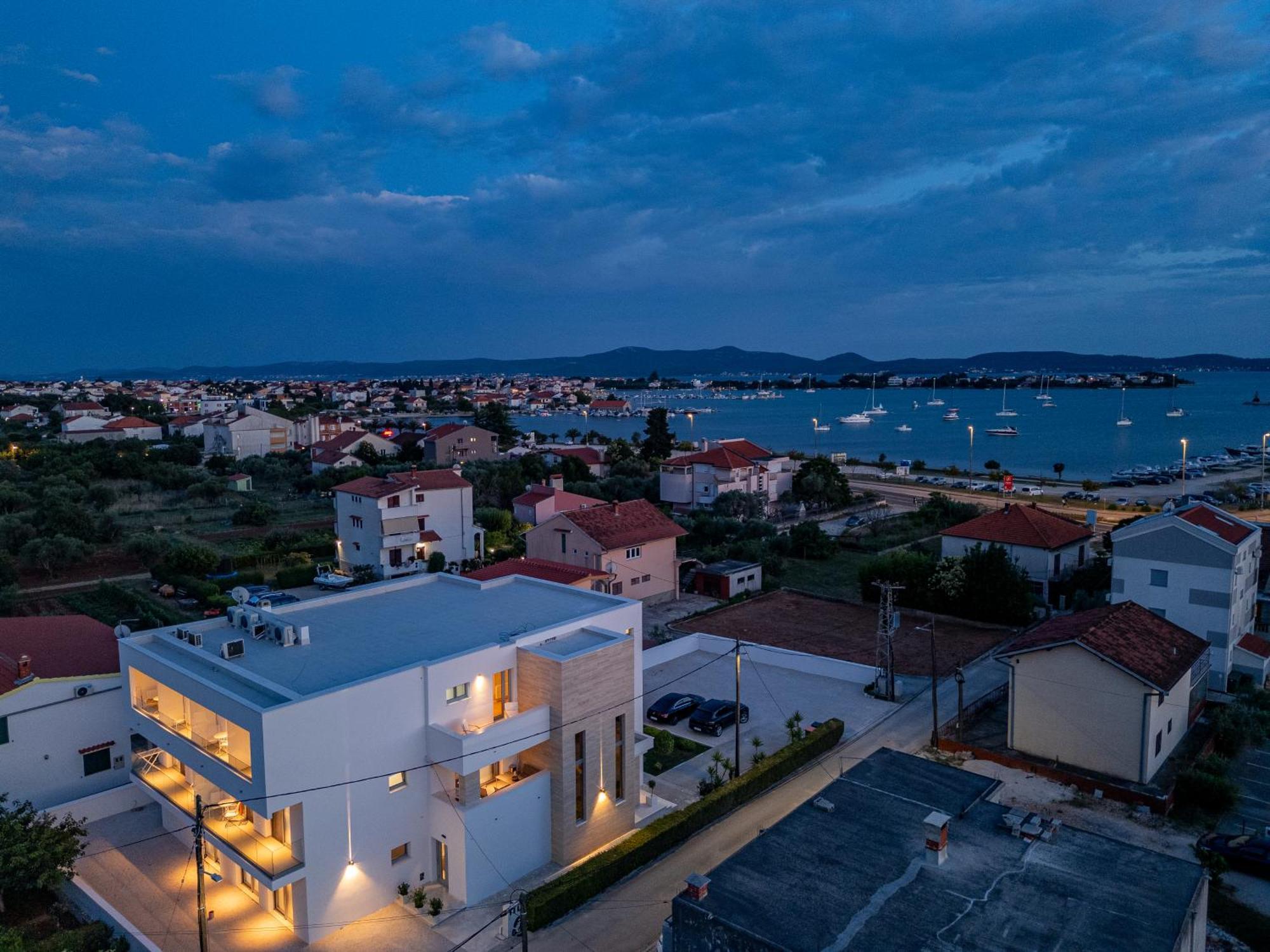 Rooms & Apartments Niko Sukosan Exterior photo